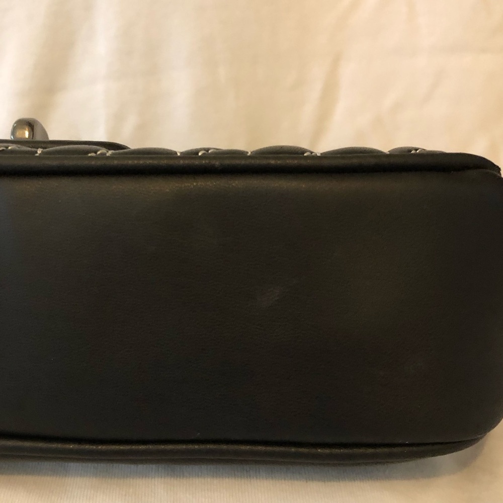 Karl Lagerfeld Paris Agyness Black Quilted Shoulder Bag - Picture 4 of 16